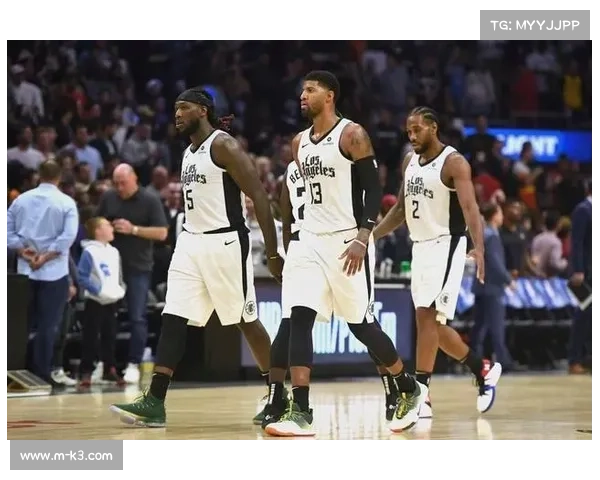 快船签下达拉诺·班顿,10天短合同补强阵容深度 快船签下达拉诺·班顿,10天短合同补强阵容深度